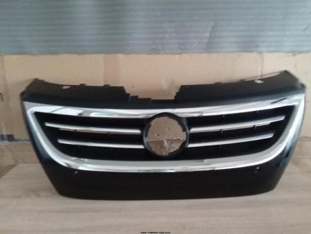Grila radiator senzori parcare VW Passat CC L041 Negru Brillant Schwarz Vopsita 3C8853651QGRU