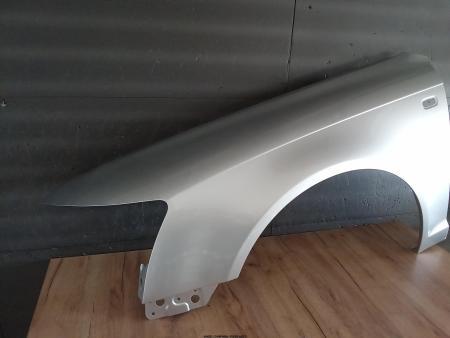 Aripa fata Audi A6 C6 2004-2008 Argintiu LY7W cu semnal Stanga 4F0821103A