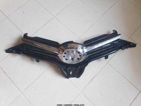 Grila radiator exterior, interior Toyota Auris 2015-2019 OE Noua ,5311102A50, 5311402380