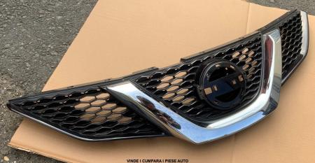 Grila radiator Nissan Qashqai 2013-2017  noua 62310-4EA0A
