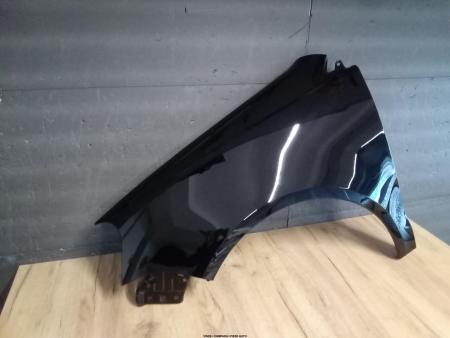 Aripa fata Negru L041 stanga VW POLO 9N 2005-2008 NOUA mic defect 6Q0821105E