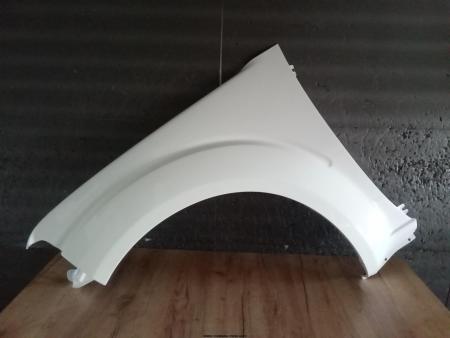 Aripa fata dreapta Nissan NAVARA D40 4 usi 2005-2010 63100EA530 Alb 326 Arctic White Solid