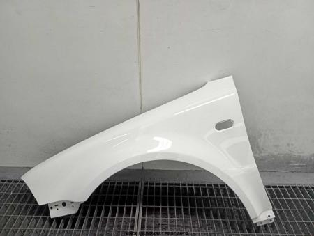 Aripa Fata Stanga VW Passat B5.5 An 2000-2004 (LB9A (Alb))