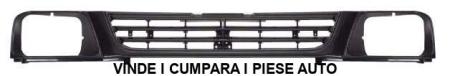 Grila radiator bandou faruri Mitsubishi L200 1996-1999 MR241063