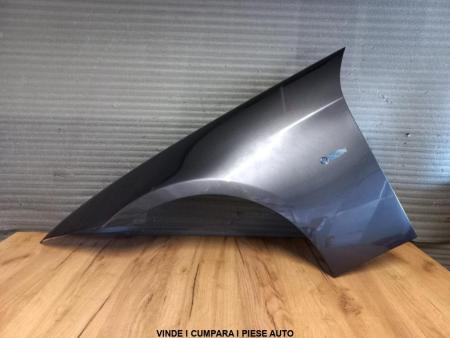 Aripa Fata Stanga BMW E90 An 2005 2006 2007 2008 2009 2010 2011 2012 (A22 (Gri))